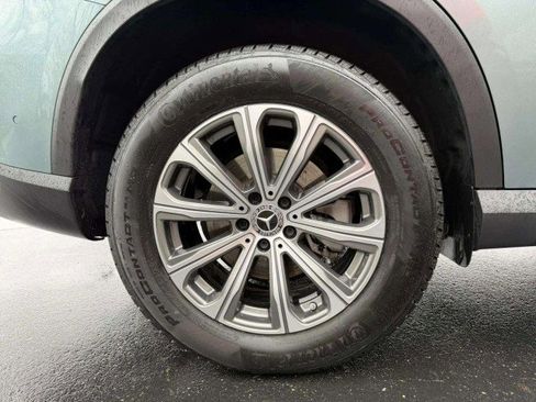 Used 2025 Mercedes-Benz GLC 300 4MATIC image 31