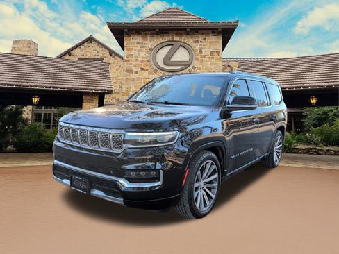 Used 2022 Jeep Grand Wagoneer Series II w/ Convenience Group III image 4