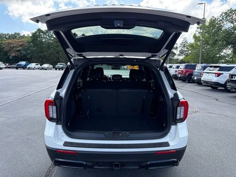 Used 2025 Ford Explorer ST-Line w/ ST-Line Street Pack AWD/4WD image 31