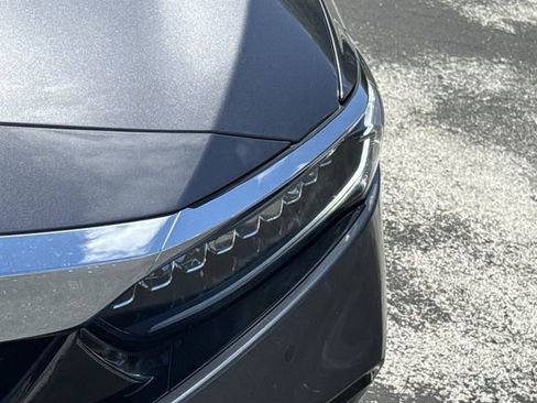 Used 2018 Honda Accord Touring image 14