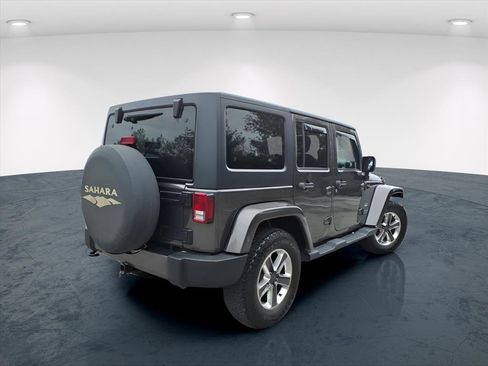 Used 2018 Jeep Wrangler Unlimited Sahara w/ Connectivity Group image 20