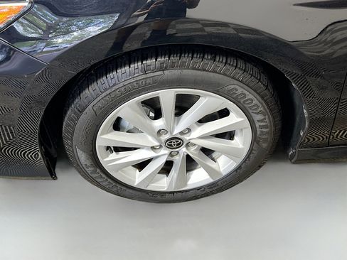 Used 2022 Toyota Camry LE image 14