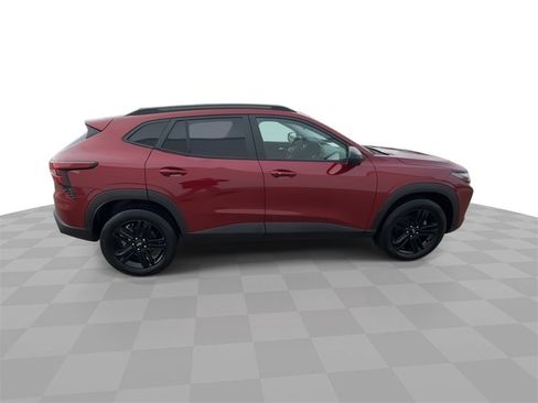 Used 2024 Chevrolet Trax ACTIV w/ Sunroof Package image 9