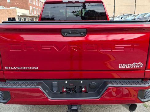 Used 2021 Chevrolet Silverado 2500 High Country w/ Safety Package II AWD/4WD image 5