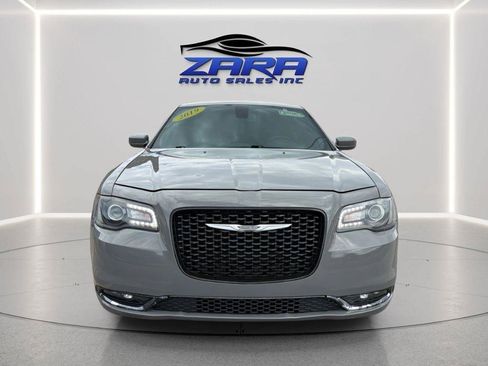Used 2019 Chrysler 300 S AWD/4WD image 2