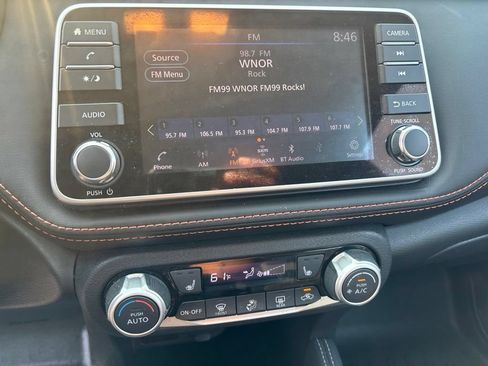 Used 2019 Nissan Kicks SR w/ SR Premium Package FWD image 21