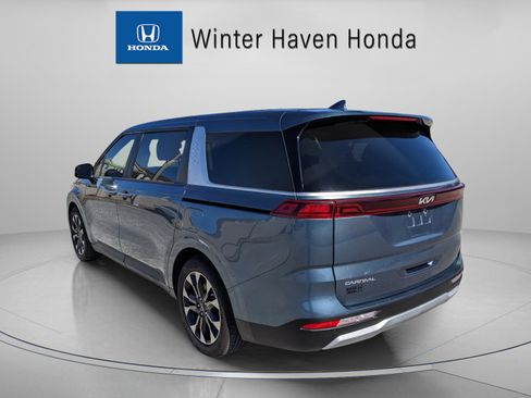 Used 2023 Kia Carnival EX image 6