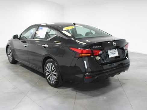 Used 2024 Nissan Altima 2.5 SV image 7