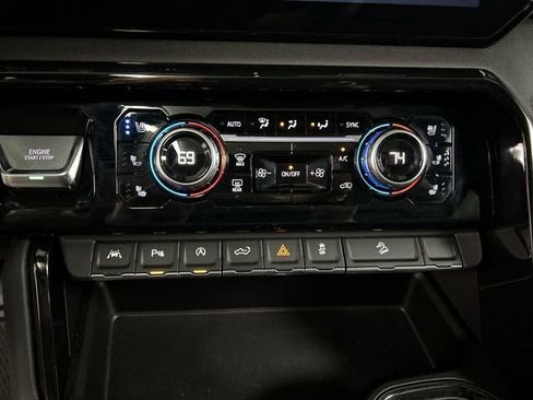 Certified 2023 GMC Sierra 1500 AT4 w/ AT4 Preferred Package AWD/4WD image 18