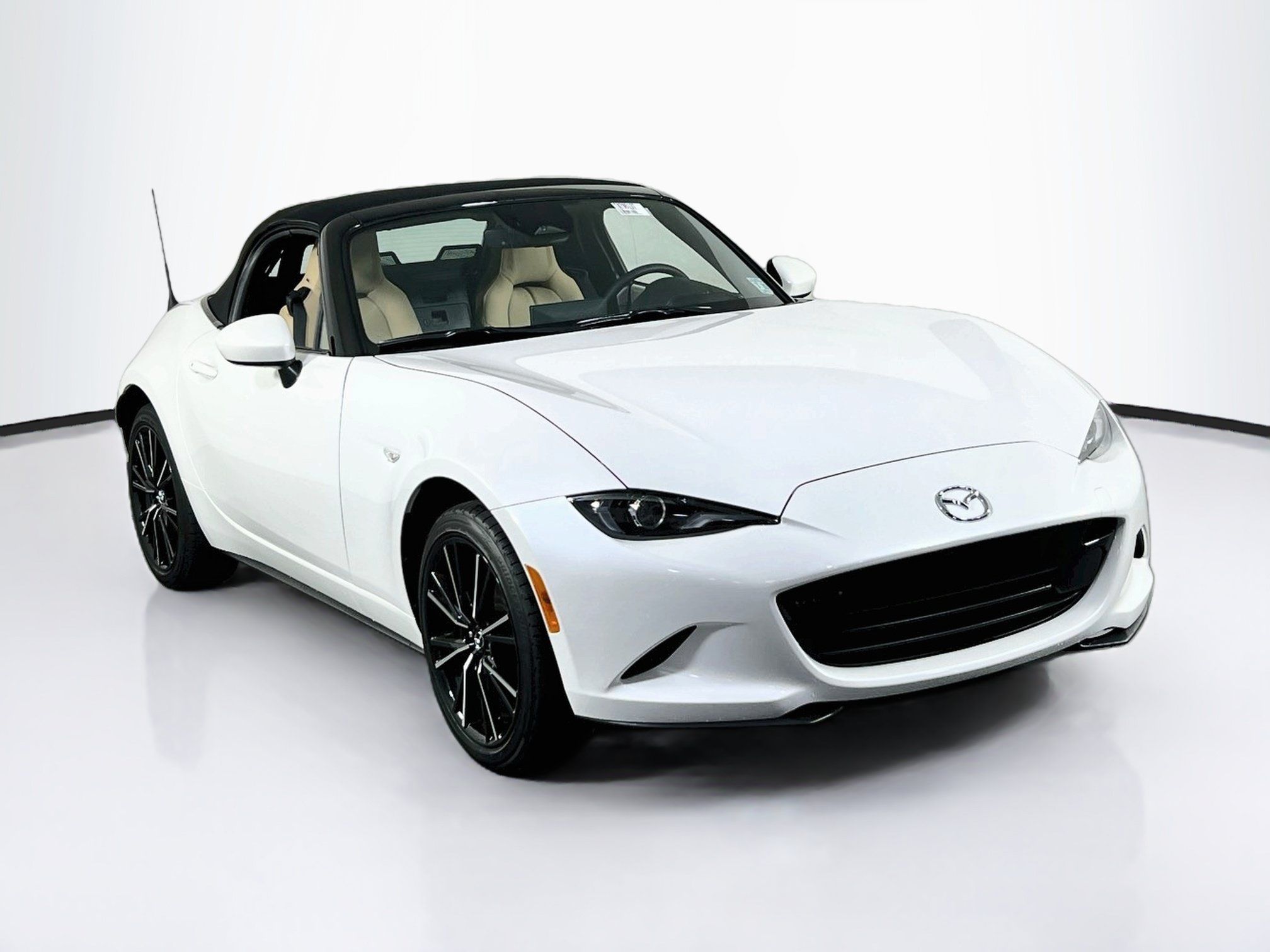 Used 2026 MAZDA MX-5 Miata Grand Touring w/ Weather Package RWD image 3