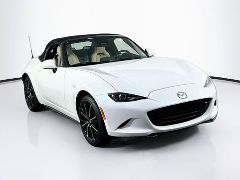 Used 2026 MAZDA MX-5 Miata Grand Touring w/ Weather Package RWD image 3