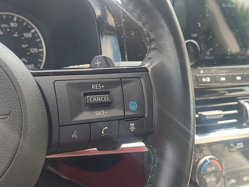 Used 2023 Nissan Pathfinder SL AWD/4WD image 18