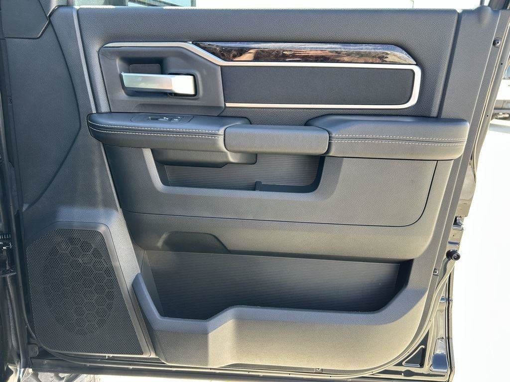 New 2025 RAM 2500 Big Horn AWD/4WD image 35