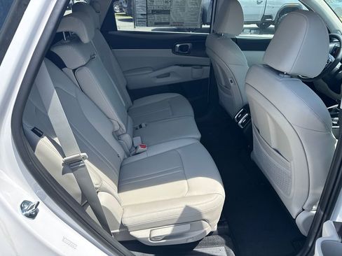 New 2025 Kia Sorento S w/ Panoramic Sunroof Package image 15