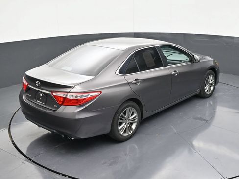 Used 2016 Toyota Camry SE FWD image 16