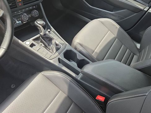 Used 2024 Volkswagen Jetta SE FWD image 20