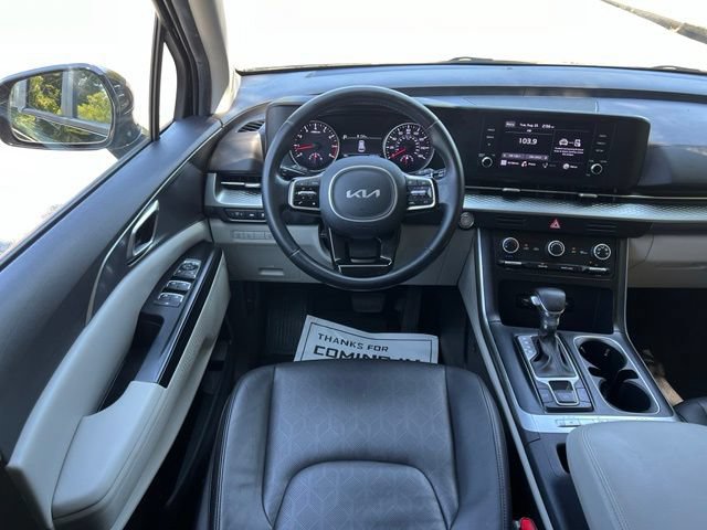 Used 2022 Kia Carnival LX FWD image 29