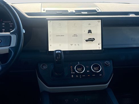 Used 2023 Land Rover Defender 130 X-Dynamic SE image 18