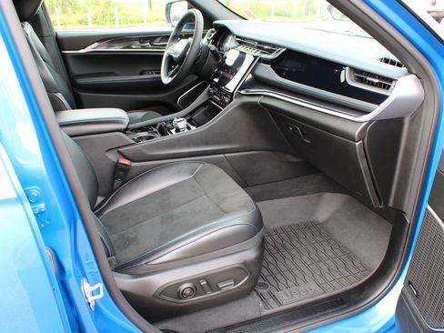 Used 2022 Jeep Grand Cherokee Trailhawk w/ Luxury Tech Group III AWD/4WD image 6