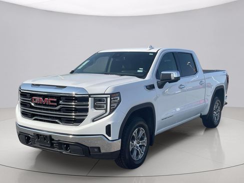 Used 2025 GMC Sierra 1500 SLT AWD/4WD image 3