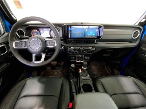 Used 2024 Jeep Wrangler Unlimited Sahara AWD/4WD image 15