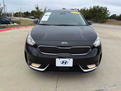 Used 2019 Kia Niro Touring image 2