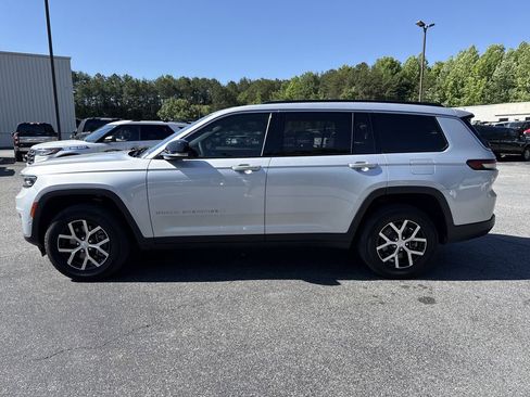 Used 2024 Jeep Grand Cherokee L Limited w/ Luxury Tech Group II RWD image 4