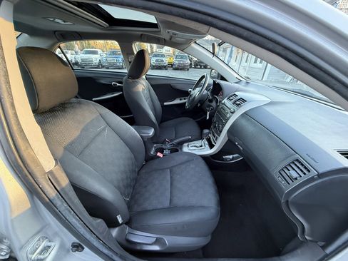 Used 2010 Toyota Corolla 4dr Sdn Auto S (Natl) image 16