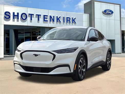 Used 2025 Ford Mustang Mach-E Select w/ Comfort Package Lite image 3