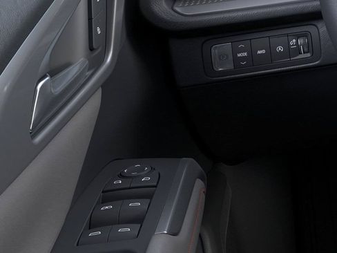 New 2026 Chevrolet Traverse LT w/ Driver Confidence Package AWD/4WD image 22