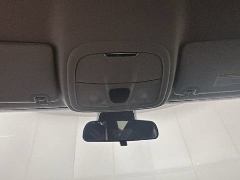 Used 2020 Jeep Cherokee Latitude FWD image 23