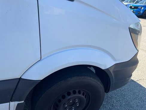 Used 2017 Mercedes-Benz Sprinter 2500 image 11
