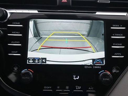 Used 2019 Toyota Camry L image 17