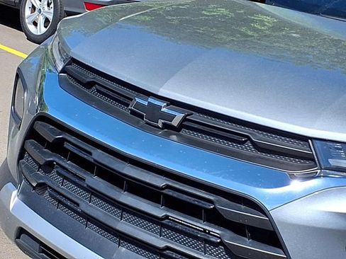 Used 2023 Chevrolet TrailBlazer LT w/ Convenience Package FWD image 12