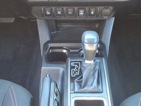 Used 2016 Toyota Tacoma SR image 14