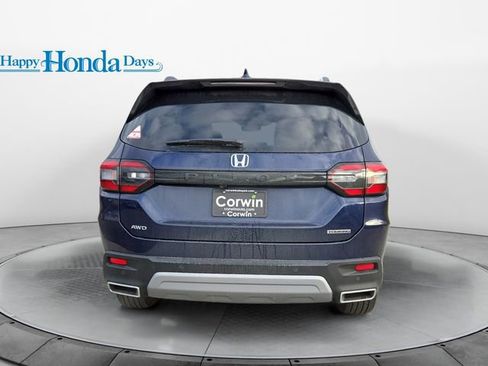 New 2025 Honda Pilot Touring image 19