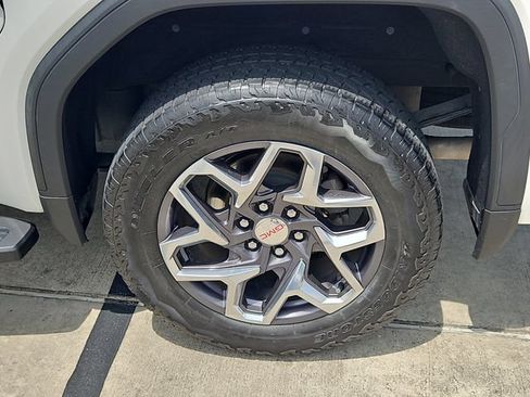 Used 2022 GMC Sierra 1500 SLT AWD/4WD image 8