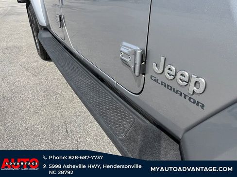 Used 2020 Jeep Gladiator Overland AWD/4WD image 30