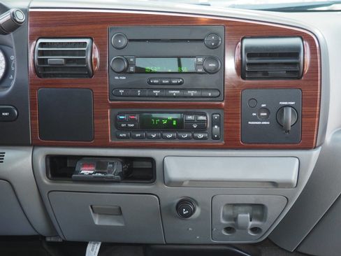 Used 2005 Ford F250 Lariat image 15