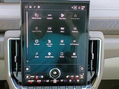 Used 2025 GMC Yukon Denali w/ LPO, Floor Liner Package RWD image 34
