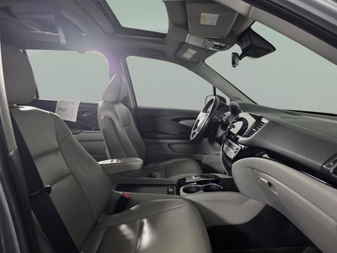 Used 2020 Honda Pilot Touring image 23