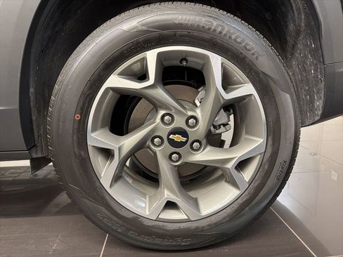 Used 2025 Chevrolet Trax LT w/ Driver Confidence Package FWD image 7