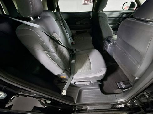 Certified 2024 Nissan Pathfinder SV w/ Black Appearance Package image 30