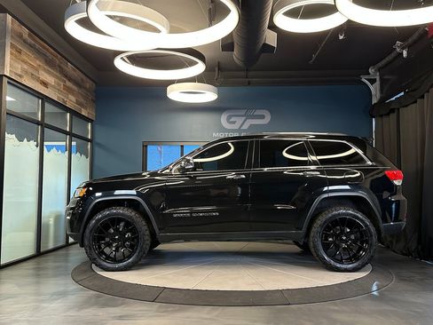 Used 2017 Jeep Grand Cherokee Limited AWD/4WD image 6