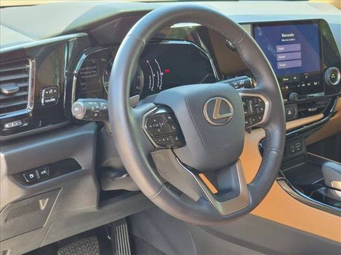 Certified 2025 Lexus NX 250 FWD w/ Accessory Package (Z1) image 10
