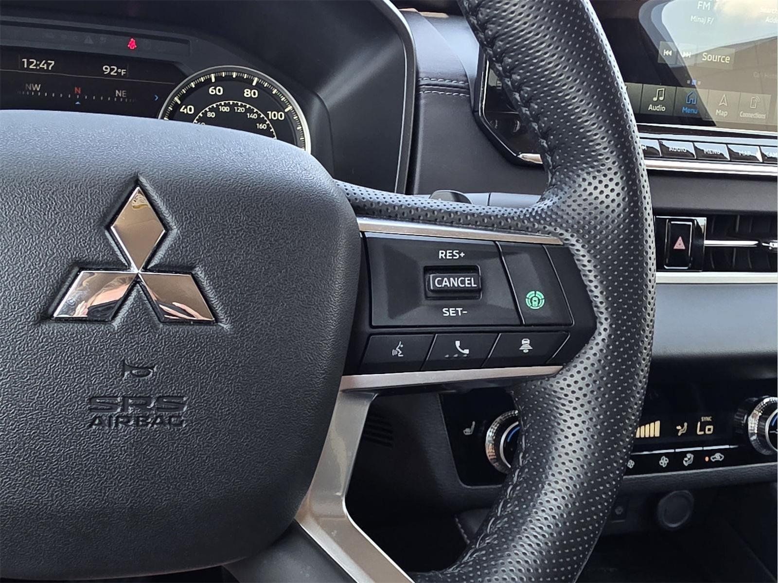 Used 2024 Mitsubishi Outlander SE FWD image 13