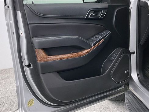 Used 2018 Chevrolet Suburban Premier image 23