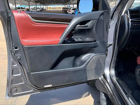 Used 2019 Lexus LX 570 4WD w/ Luxury Package image 23