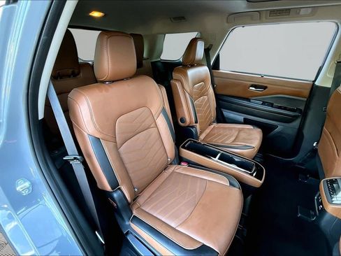 Used 2024 Nissan Pathfinder Platinum AWD/4WD image 20