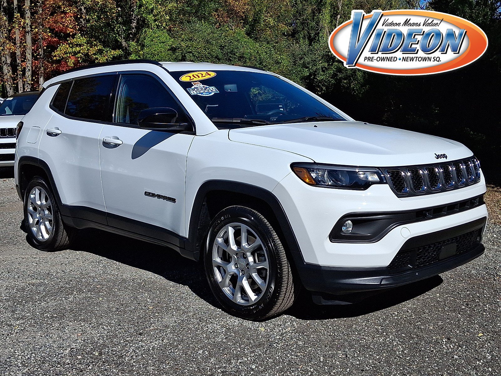 Certified 2024 Jeep Compass Latitude AWD/4WD image 1